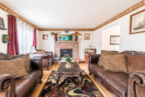 Cheerful Pocono home away from home